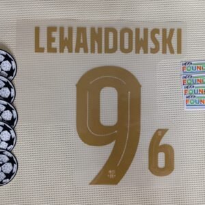 Set Lewandowski FC Barcelona local UCL 2024 dorsal+2 parches